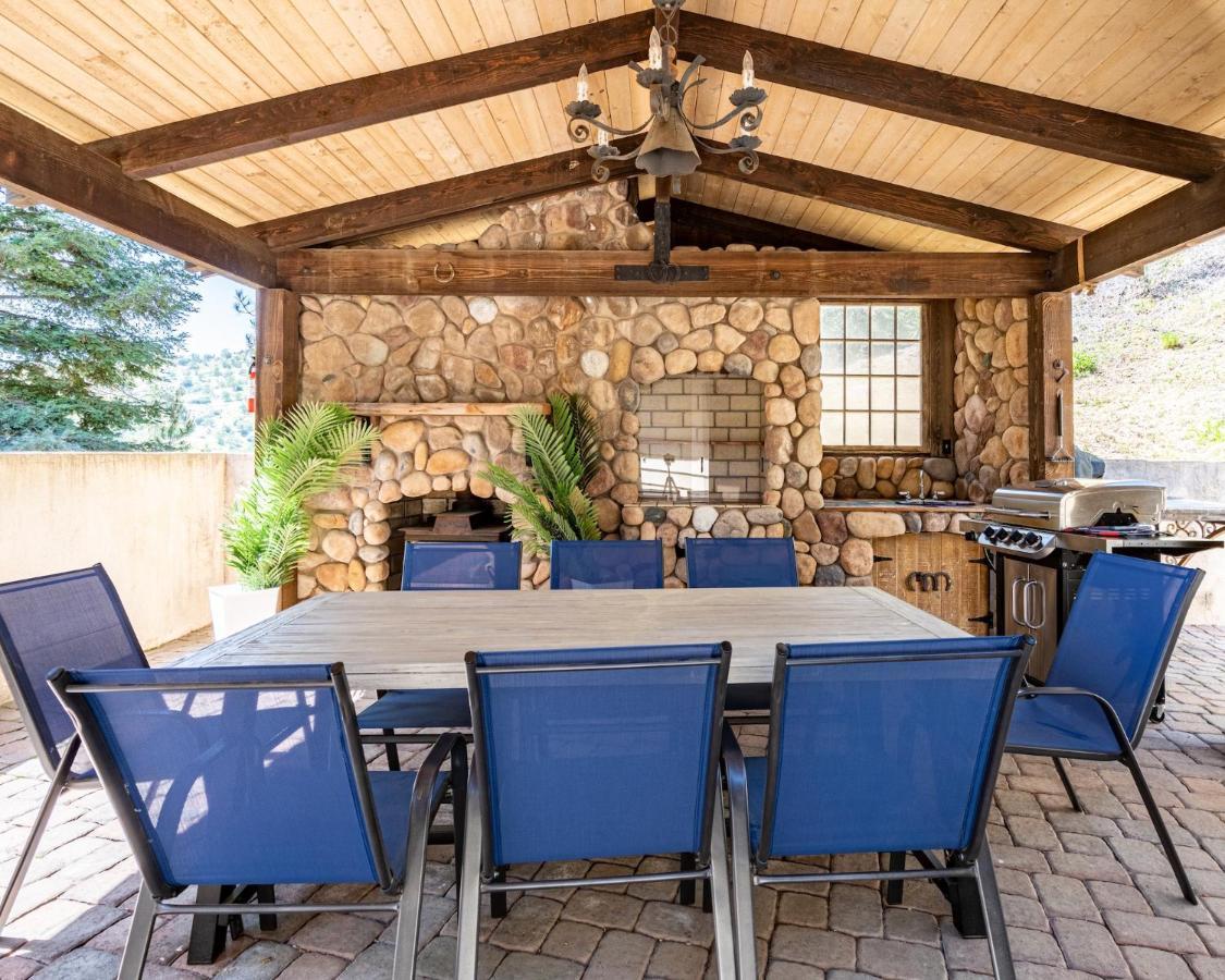 Secluded Mtn Top Family Haven W/Views Spa & Arcade Three Rivers Exterior photo